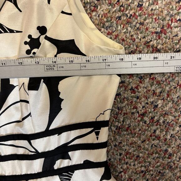 R&M Richards Ivory Black Floral V-Neck Sleeveless Fit & Flare Cocktail Dress 8 - Picture 16 of 16